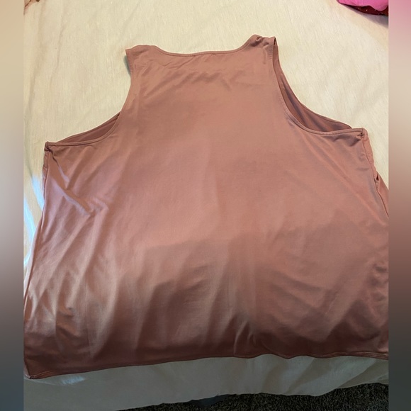 Tank - Picture 2 of 4